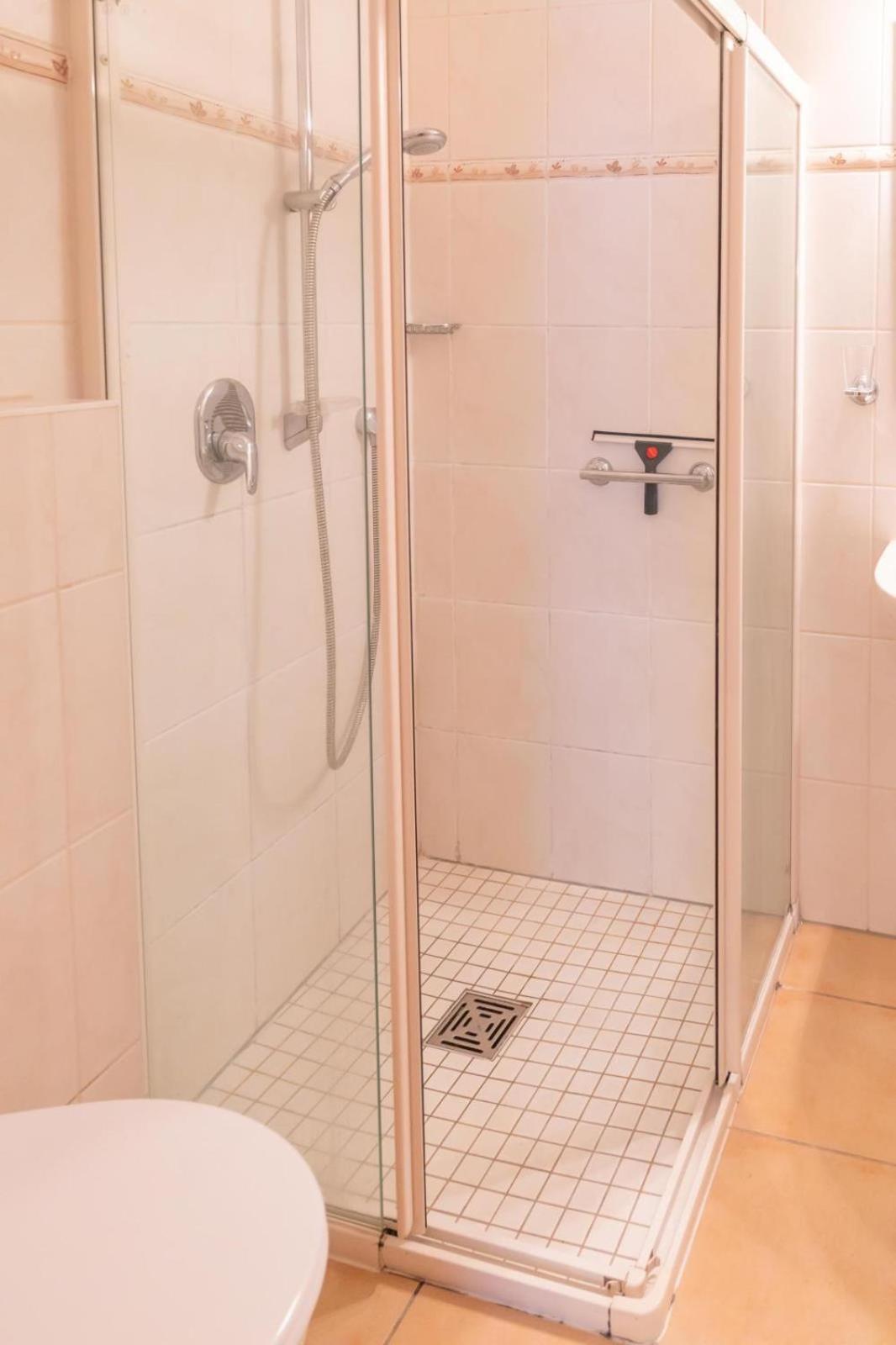 Ferienwohnung 4 Am Petersberg Neef Luaran gambar