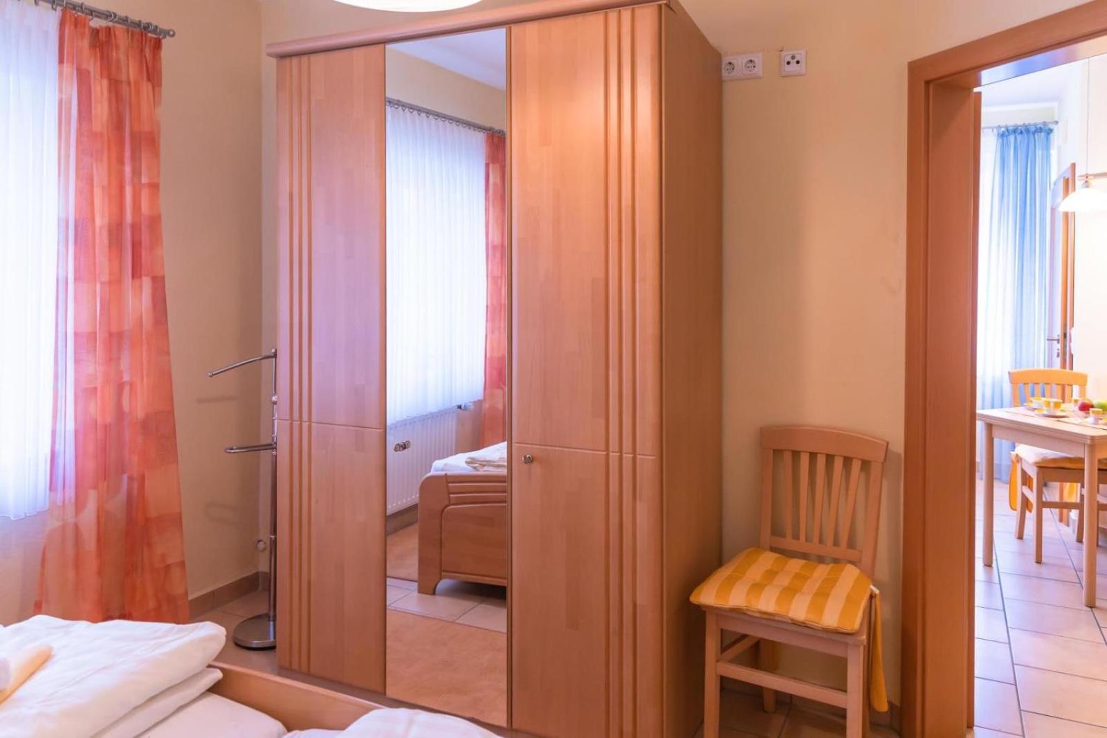 Ferienwohnung 4 Am Petersberg Neef Luaran gambar